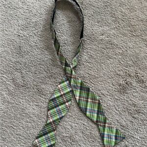 Men’s classic bowtie.